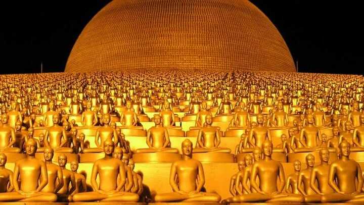 Ngôi chùa tràn ngập tượng mạ vàng của sư Thái Lan bị truy nã