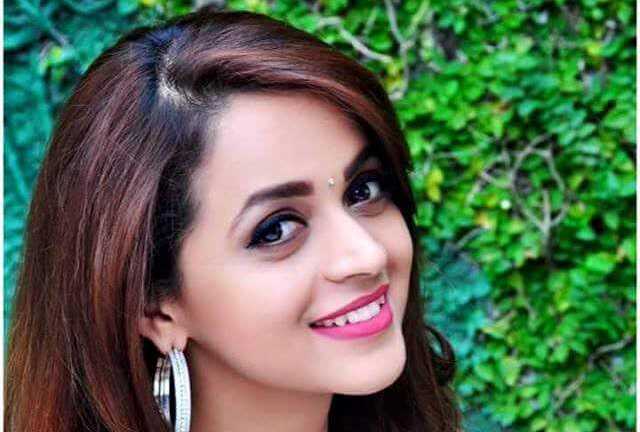 Minh tinh Ấn Độ không dám gặp ai sau vụ cưỡng hiếp tập thể