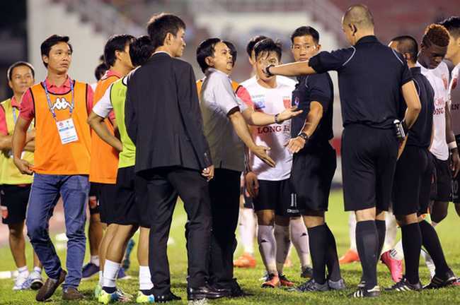 BLV Quang Huy: Án phạt cho CLB Long An là thỏa đáng