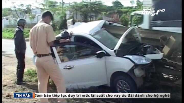 Lâm Đồng: Thanh chắn đường đâm xuyên ôtô, tài xế thoát chết thần kỳ