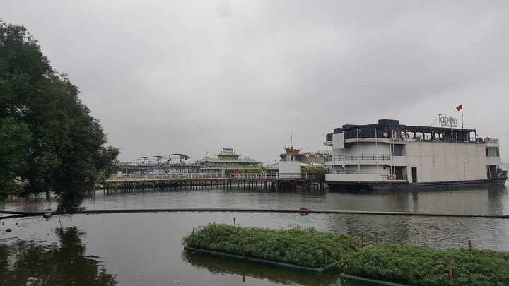 Cưỡng chế nhà nổi Hồ Tây: Doanh nghiệp lo phá sản