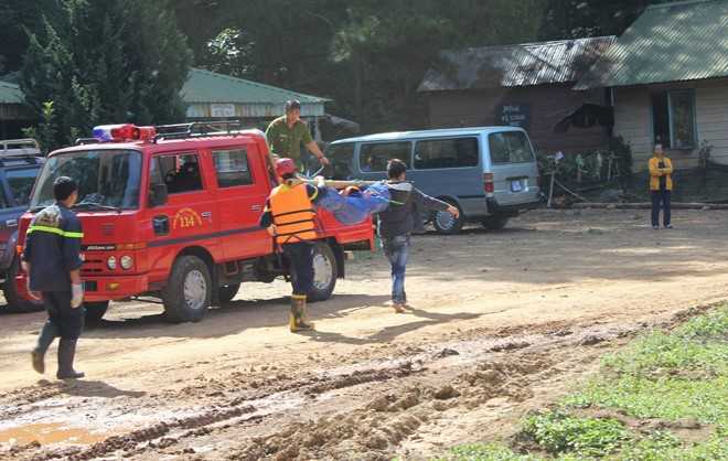 Du khách nước ngoài cùng hướng dẫn viên thiệt mạng khi leo thác