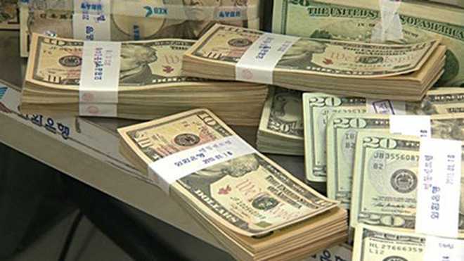 Giải mã giá USD ngân hàng tăng bất thường, đắt hơn 'chợ đen'