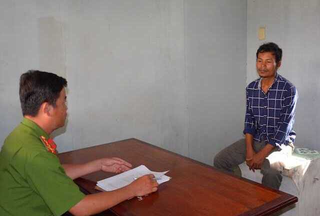 2 anh em lên thành phố làm thuê, 2 căn nhà ở quê bị đốt