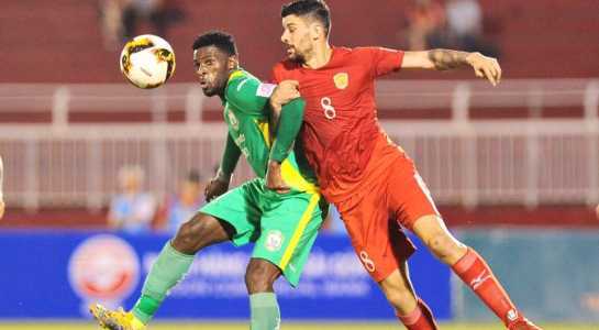 Sơn Tùng MTP tiếp lửa, đội bóng của Công Vinh thắng trận thứ 2 liên tiếp