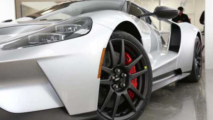 Ngắm xe đua siêu nhẹ GT Competition Series