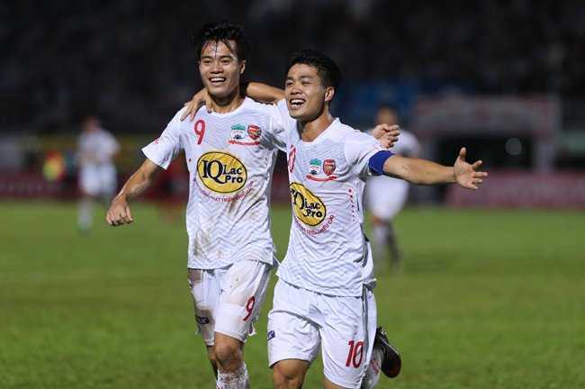 Công Phượng, Văn Thanh đá văng 'Tây' khỏi đội hình tiêu biểu