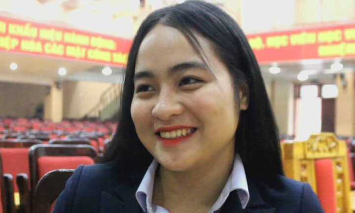 Nữ sinh Học viện An ninh xinh đẹp nhận bằng khen của Trung ương Đoàn