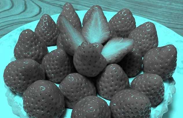 Cư dân mạng 'nát óc' tìm màu thật của đĩa dâu tây