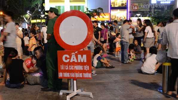 TP.HCM cấm xe đường Nguyễn Huệ 3 ngày