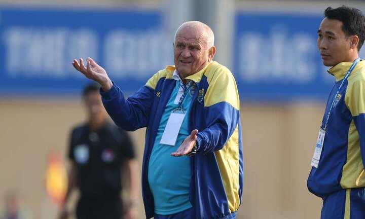 FLC Thanh Hóa bất bại: Dấu ấn ông thầy vô địch Champions League