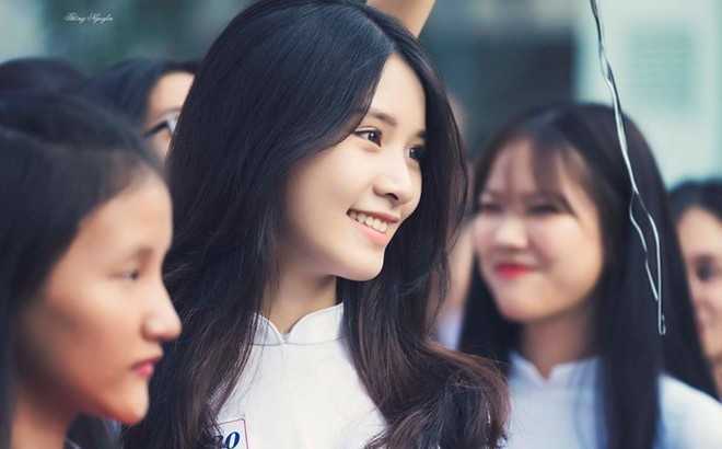 Dân mạng tìm kiếm nữ sinh mặt mộc xinh đẹp trong Lễ hội áo dài 2017