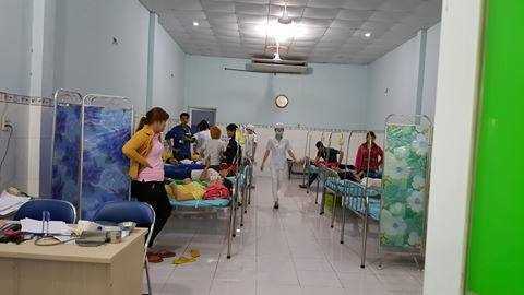 Hàng trăm công nhân ở Bình Dương nhập viện sau bữa ăn trưa