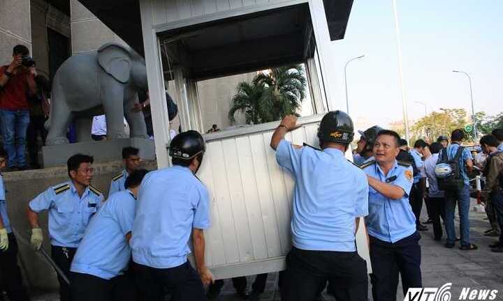 TP.HCM: Quận 1 dỡ bỏ chốt công an, nhiều đối tượng lạ tìm cách tiếp cận kho tiền Ngân hàng Nhà nước