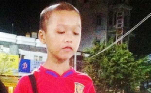 Mẹ rong ruổi khắp nơi tìm con trai 14 tuổi mất tích bí ẩn khi đi bán vé số