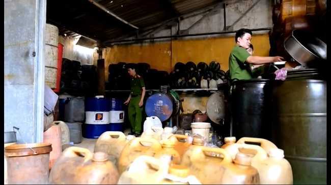 Triệt phá kho xăng dầu lậu ở Đà Nẵng