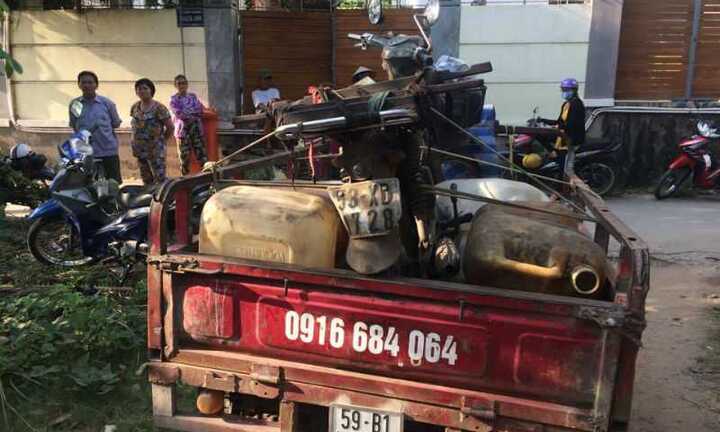 Triệt phá đường dây rút ruột xăng dầu cực lớn ở Sài Gòn