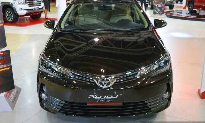 Toyota Corolla 2017 ra mắt có giá từ 472 triệu đồng