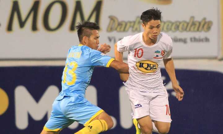 Cầu thủ sút 'cháy lưới' HAGL từng phải bốc gạch để mưu sinh