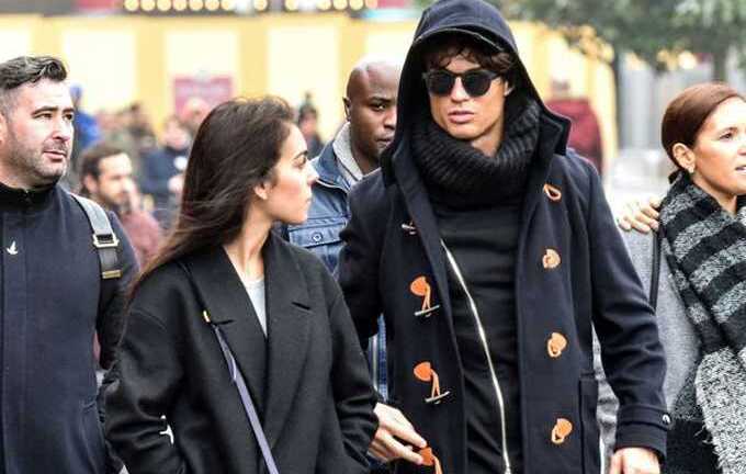 Có bạn gái xinh đẹp, Ronaldo vẫn nhờ người mang thai hộ