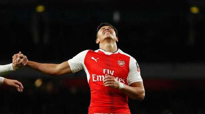 Sanchez rực sáng, Arsenal thắng hoành tráng đội bóng nghiệp dư