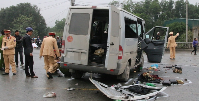Xe đón dâu tông xe tải, 18 người thương vong: Xác định nguyên nhân