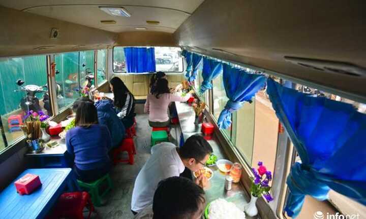Hà Nội di dời quán phở độc đáo trên xe ô tô gây 'bão' mạng
