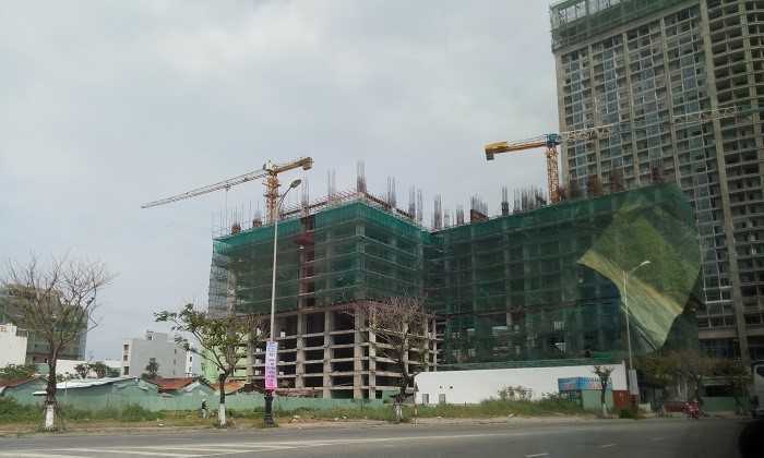 Ngang nhiên xây cao ốc không phép trên khu đất ‘vàng’ ven biển Đà Nẵng