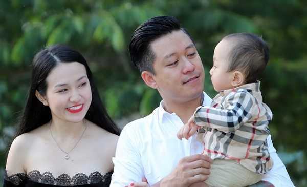 Tuấn Hưng hạnh phúc đón con gái chào đời