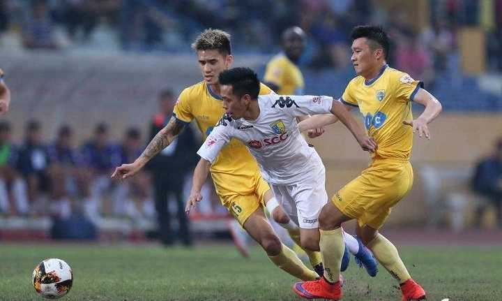 Hà Nội FC chặn đứng mạch bất bại của FLC Thanh Hóa