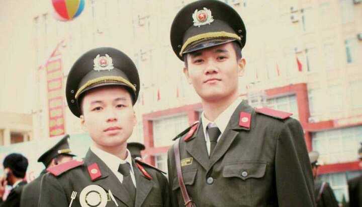 Nam sinh cảnh sát cover bản hit 'Nơi này có anh' của Sơn Tùng M-TP 'đốn tim' dân mạng