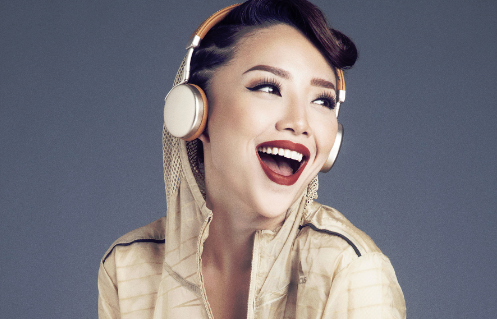 Chỉ còn 24 giờ nữa, chiếc điện thoại 'siêu' selfie sẽ xuất hiện cùng bộ quà tặng nhìn là mê