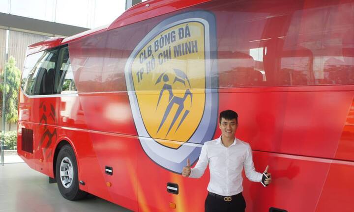 Chuyện lạ V-League: Công Vinh chi tiền tỷ mua xe khủng cho CLB TP.HCM