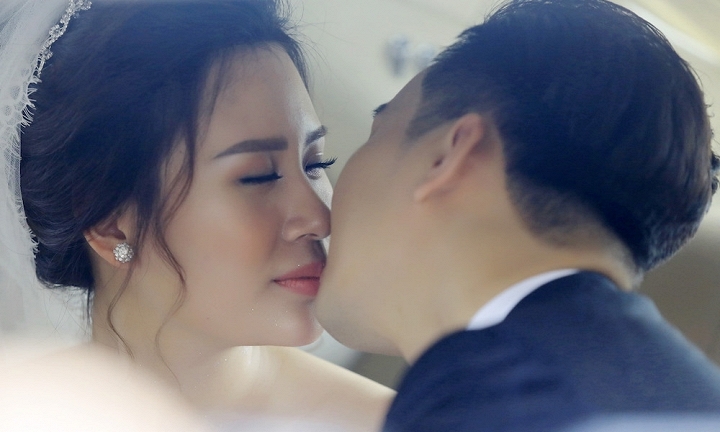 Video: MC Thành Trung và vợ kê khai tài sản trong lễ cưới