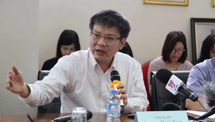 Tiến sĩ Lương Hoài Nam: ‘Nhà nước không thu phí vỉa hè thì sẽ có bảo kê đến thu’