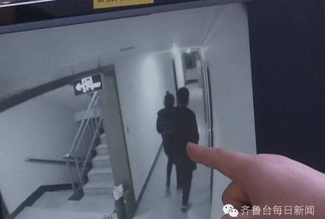 Khủng khiếp video chơi oẳn tù tì phân lượt hiếp dâm cô bé 15 tuổi ở Trung Quốc