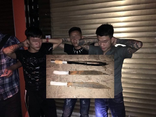 Mang 3 dao dài 'dạo phố', 3 thanh niên bị cảnh sát 141 bắt giữ