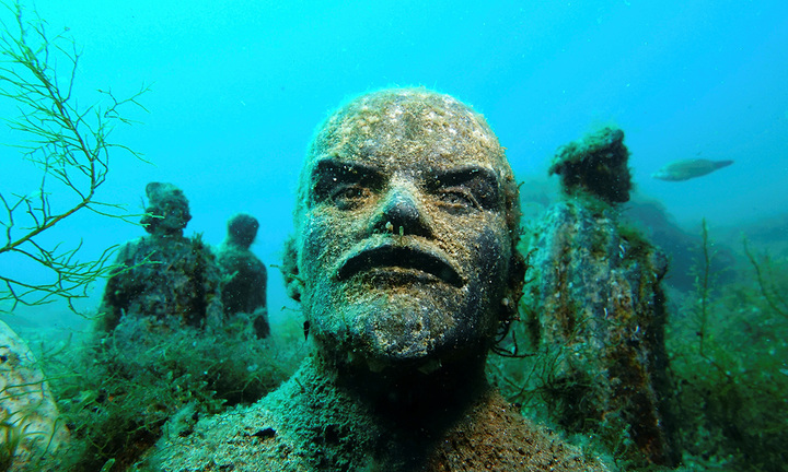 Bảo tàng độc nhất vô nhị, trưng bày tượng Lenin, Stalin dưới đáy Biển Đen