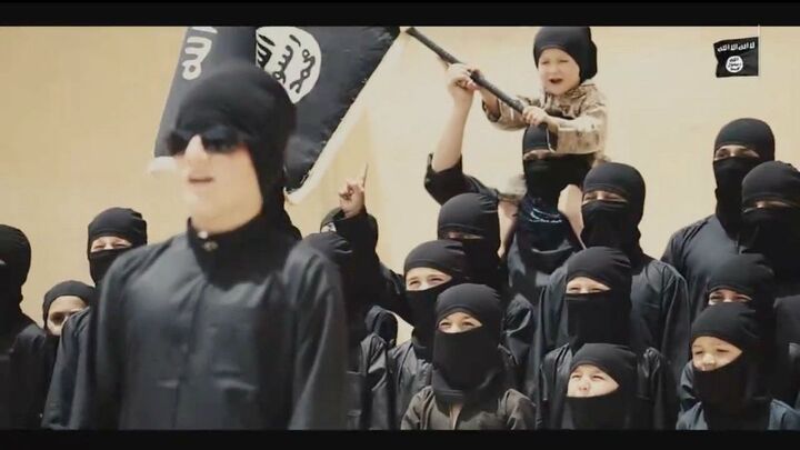 Hàng tỷ USD kiếm được mỗi năm, IS dùng làm gì?