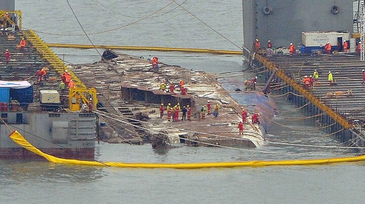 Hàn Quốc nhầm xương động vật với nạn nhân chìm phà Sewol