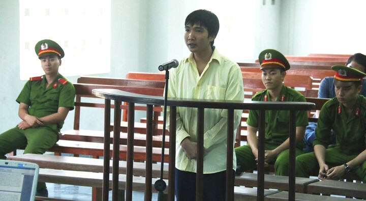 Tống tiền người dân, phóng viên Thời báo Làng nghề Việt lĩnh 15 tháng tù