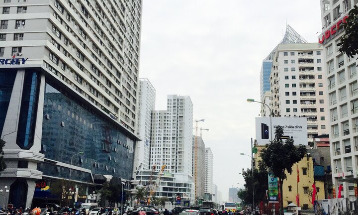 Có nên mua nhà ở 'con đường đau khổ' Lê Văn Lương, Nguyễn Trãi?