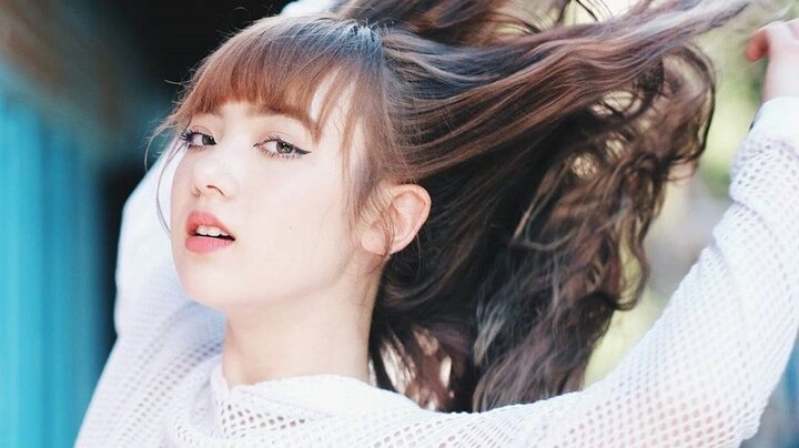 Hot girl Thái Lan cover 'Bèo dạt mây trôi' giờ ra sao?