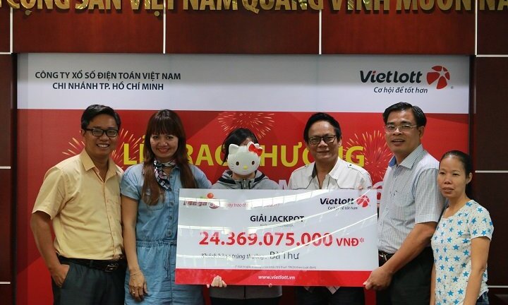 Lập cú đúp, 1 gia đình trúng 2 giải thưởng lớn từ xổ số Vietlott