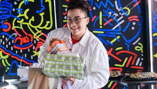 Tác giả 'Ông bà anh': Tôi đang tích lũy tiền để phẫu thuật chuyển giới