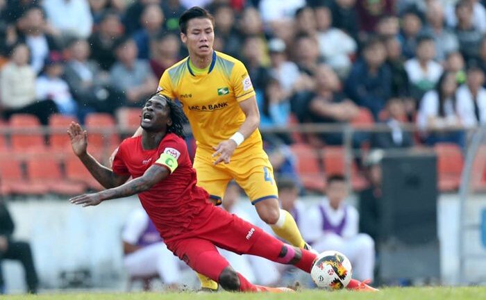 Bộ đôi trung vệ tuyển Việt Nam đuối sức ở Lạch Tray