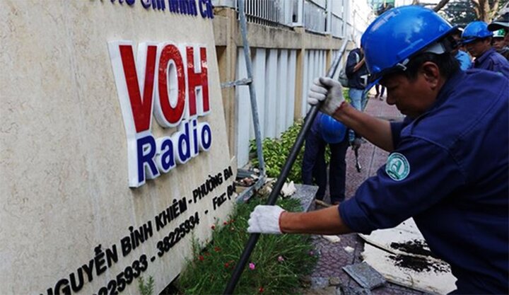 Ông Đoàn Ngọc Hải cho tháo dỡ bảng hiệu Đài tiếng nói Nhân dân TP.HCM