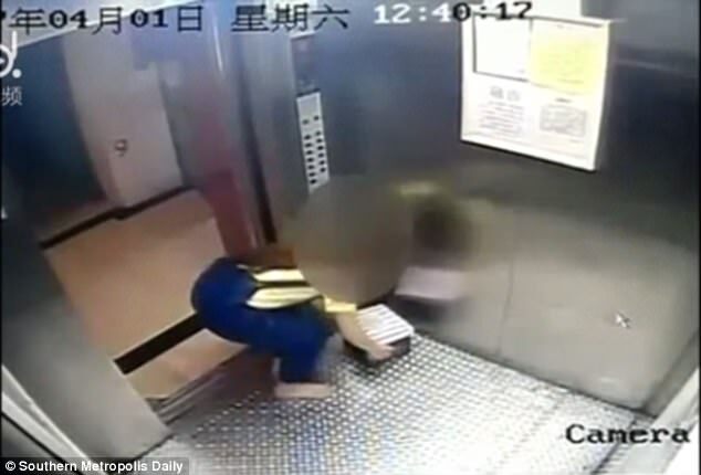 Thiếu nữ 15 tuổi bỏ con vào hộp rồi ném vào thùng rác gây phẫn nộ