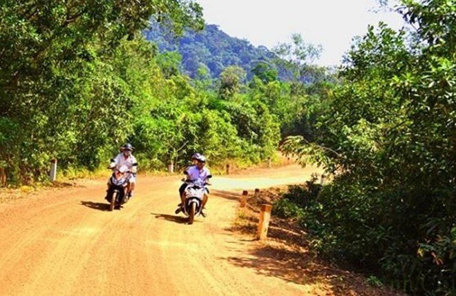 Bí thư xã bị 2 tên cướp ép xe, kề dao vào cổ ở Phú Quốc