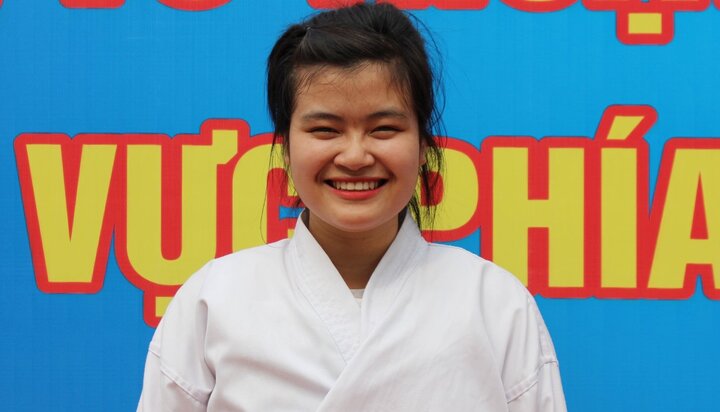 Nữ cảnh sát giỏi võ tiết lộ tuổi thơ từng bị bạn bè bắt nạt